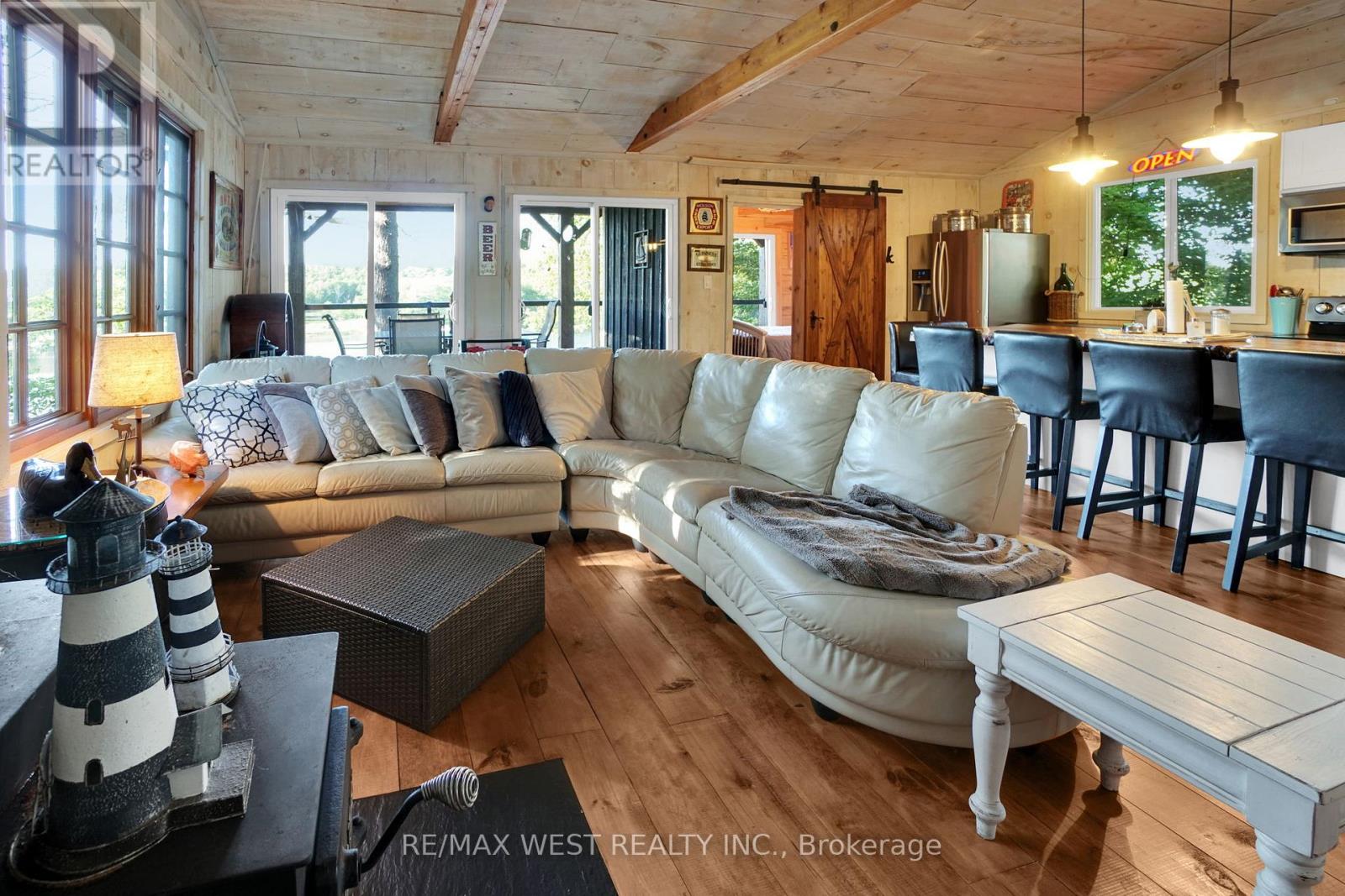 18 Inverlochy Road, Carling, Ontario  P0G 1G0 - Photo 11 - X12294716