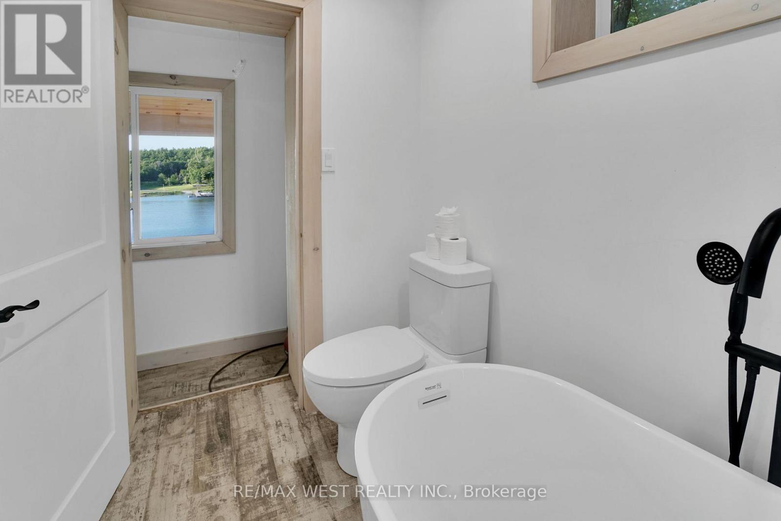 18 Inverlochy Road, Carling, Ontario  P0G 1G0 - Photo 40 - X12294716