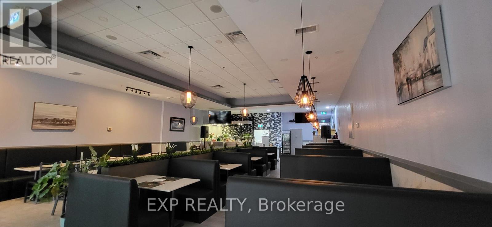 101, 109 - 891 Upper James Street, Hamilton, Ontario  L9C 7N1 - Photo 3 - X12294787