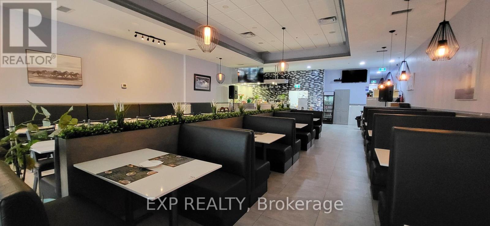 101, 109 - 891 Upper James Street, Hamilton, Ontario  L9C 7N1 - Photo 4 - X12294787