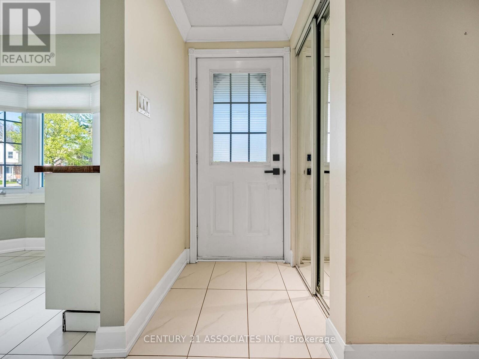 Property at 611 PRESTON PARKWAY image 4