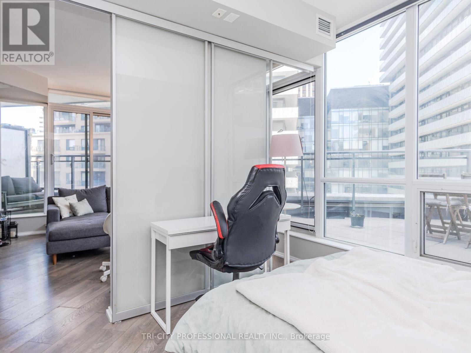 709 - 45 Charles Street E, Toronto, Ontario  M4Y 0B8 - Photo 21 - C12294402