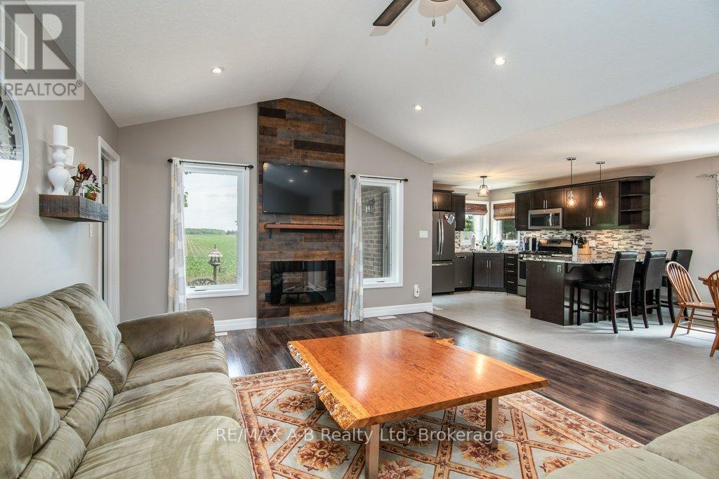 86 Jacob Street W, East Zorra-Tavistock, Ontario  N0B 2R0 - Photo 14 - X12294845
