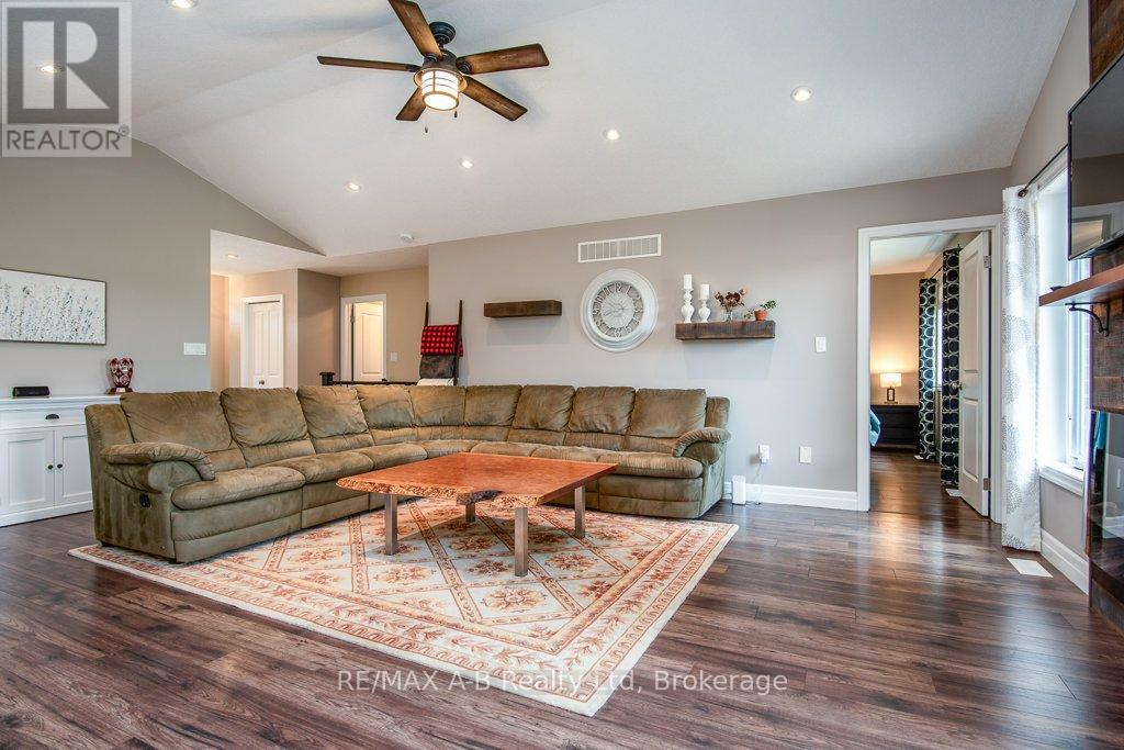 86 Jacob Street W, East Zorra-Tavistock, Ontario  N0B 2R0 - Photo 17 - X12294845