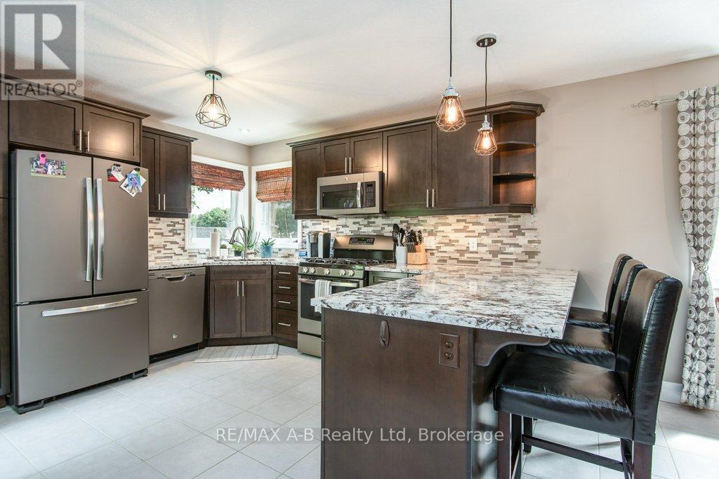 86 Jacob Street W, East Zorra-Tavistock, Ontario  N0B 2R0 - Photo 20 - X12294845