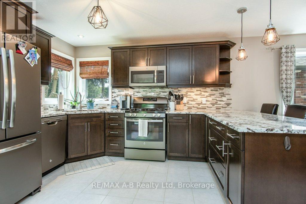 86 Jacob Street W, East Zorra-Tavistock, Ontario  N0B 2R0 - Photo 21 - X12294845