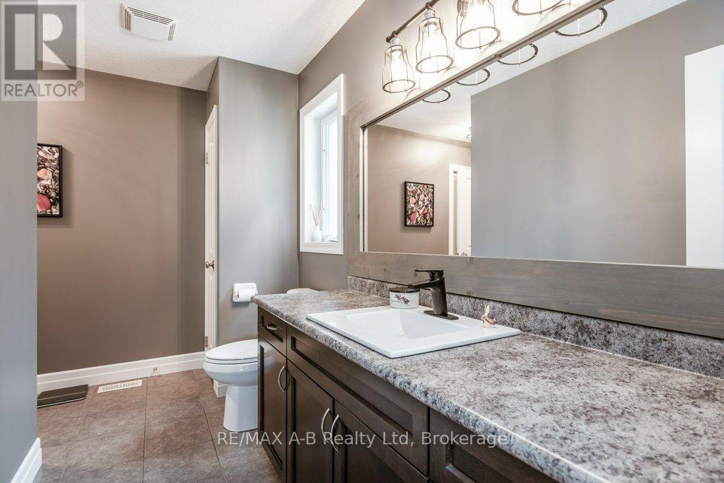 86 Jacob Street W, East Zorra-Tavistock, Ontario  N0B 2R0 - Photo 28 - X12294845
