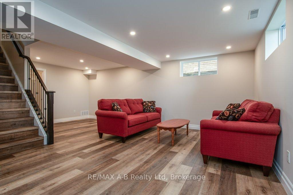 86 Jacob Street W, East Zorra-Tavistock, Ontario  N0B 2R0 - Photo 33 - X12294845