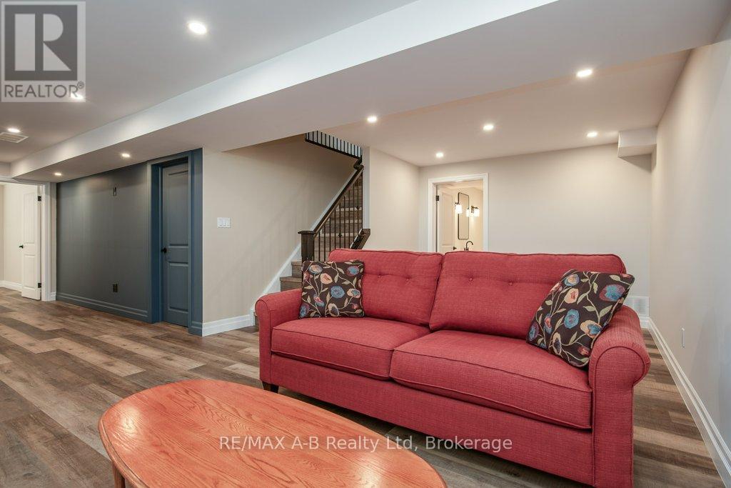 86 Jacob Street W, East Zorra-Tavistock, Ontario  N0B 2R0 - Photo 34 - X12294845