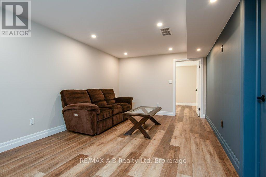 86 Jacob Street W, East Zorra-Tavistock, Ontario  N0B 2R0 - Photo 36 - X12294845