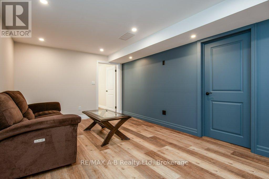 86 Jacob Street W, East Zorra-Tavistock, Ontario  N0B 2R0 - Photo 37 - X12294845