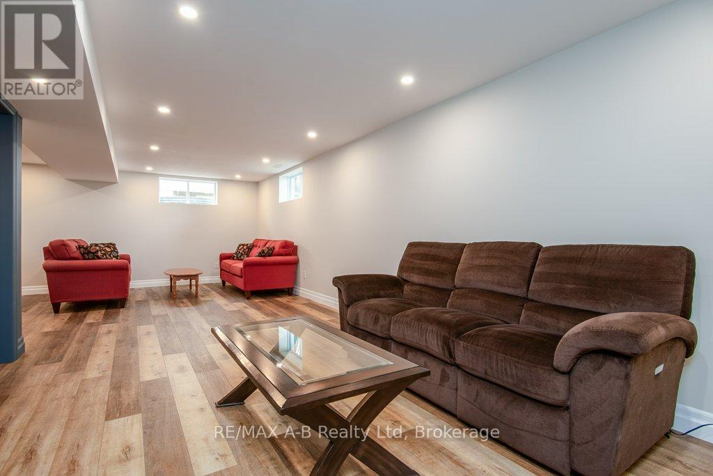 86 Jacob Street W, East Zorra-Tavistock, Ontario  N0B 2R0 - Photo 40 - X12294845