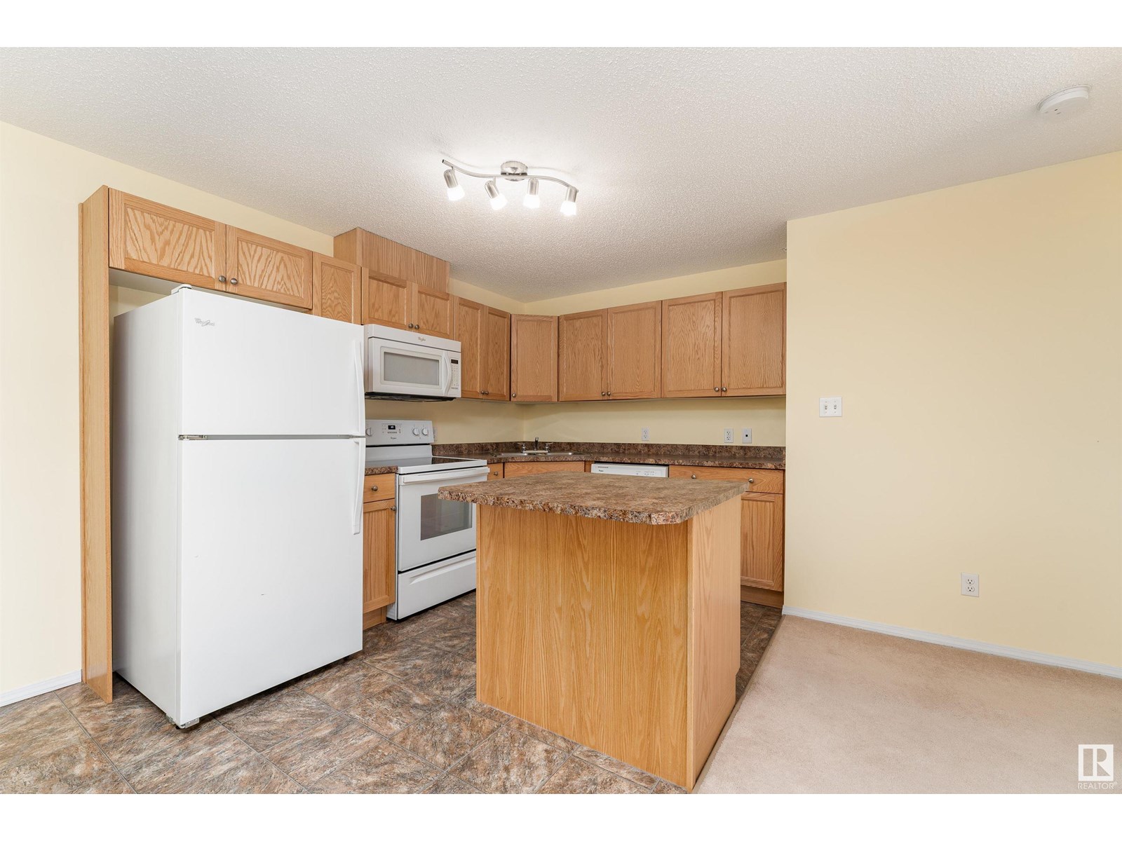 Property at #438 301 CLAREVIEW STATION DR NW image 5