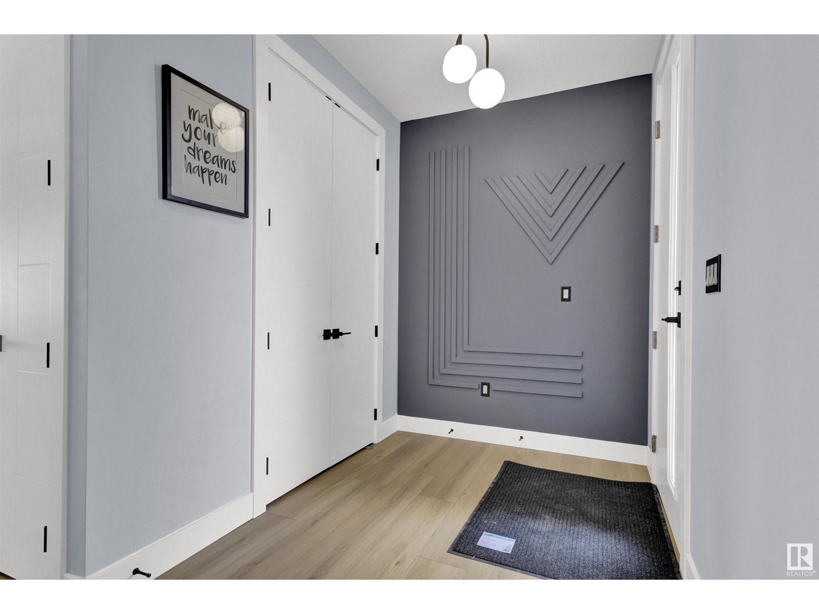 Property at 2020 155 AV NW image 2