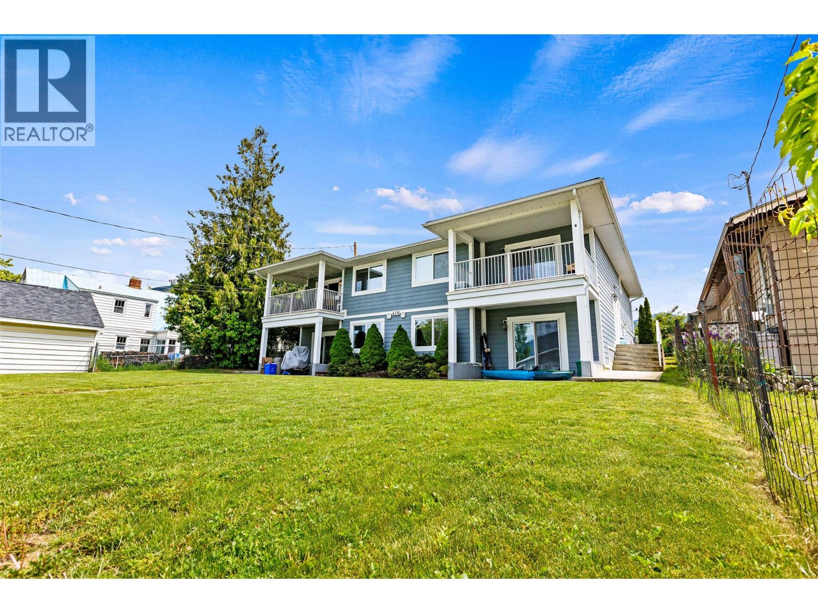 418 9th Avenue S, Creston, British Columbia  V0B 1G3 - Photo 1 - 10355547