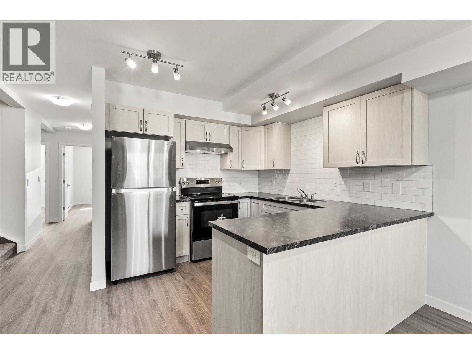 418 9th Avenue S, Creston, British Columbia  V0B 1G3 - Photo 5 - 10355547