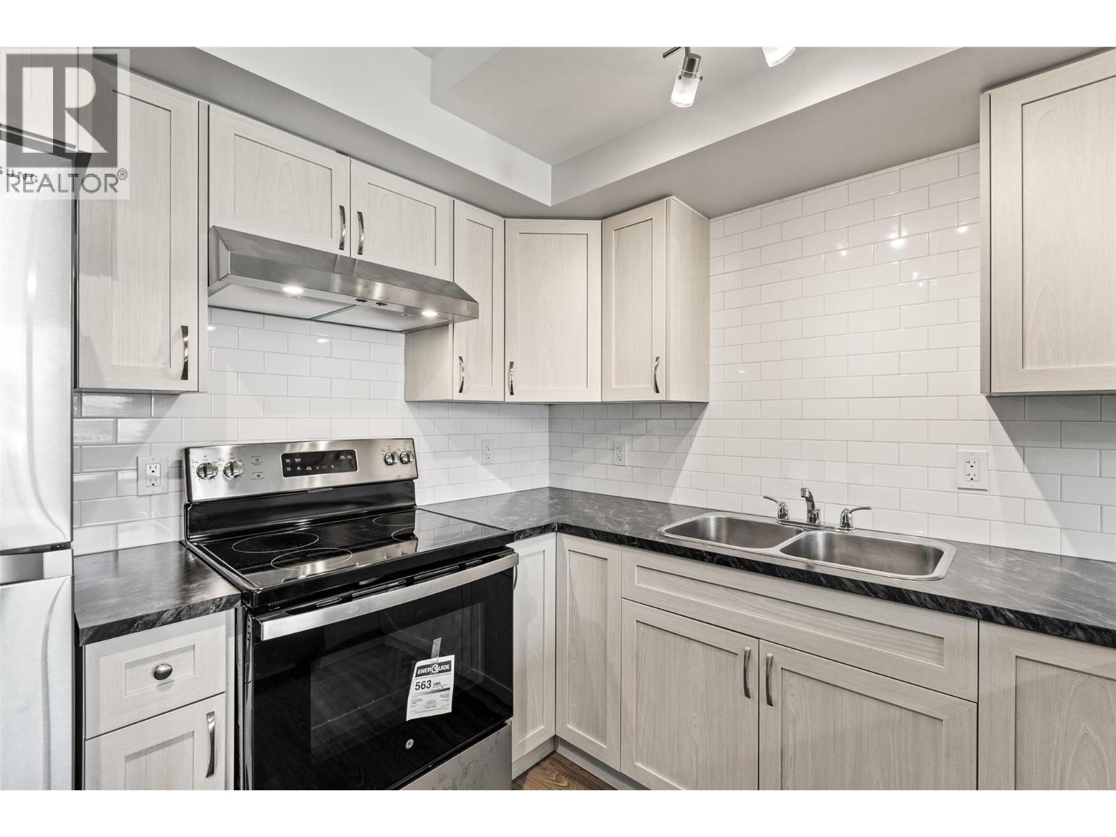 418 9th Avenue S, Creston, British Columbia  V0B 1G3 - Photo 7 - 10355547