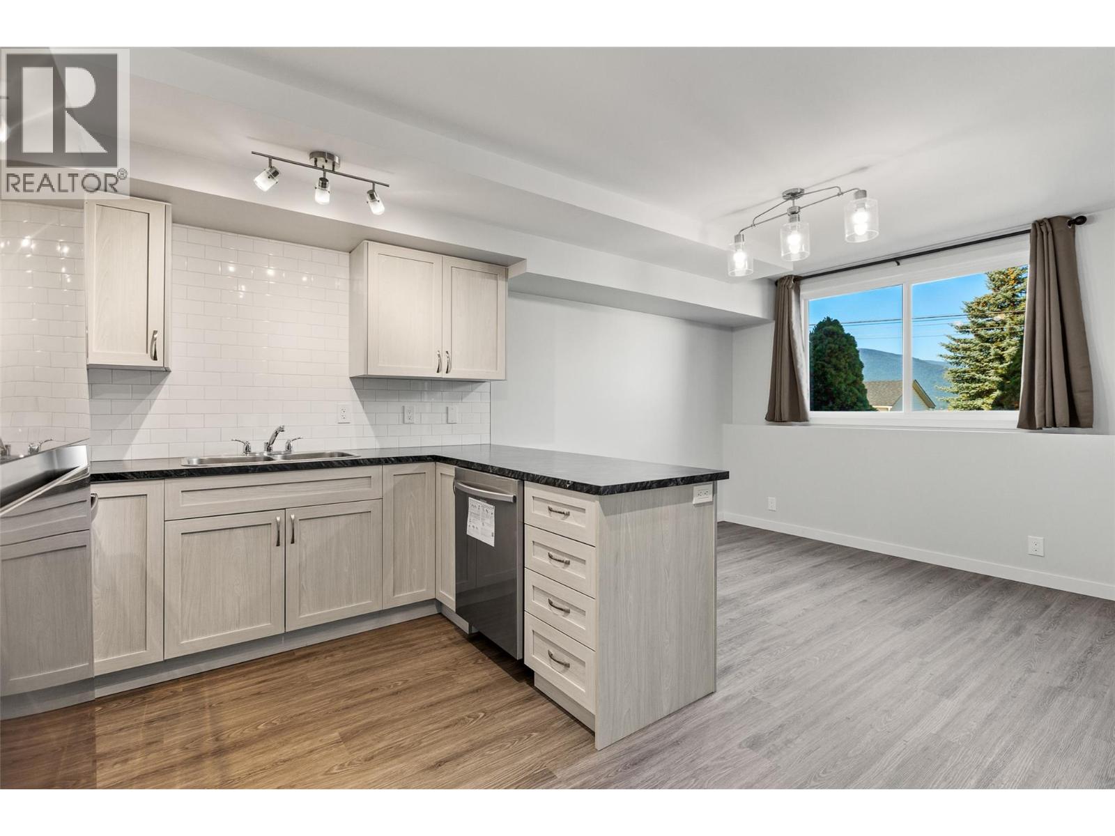 418 9th Avenue S, Creston, British Columbia  V0B 1G3 - Photo 8 - 10355547