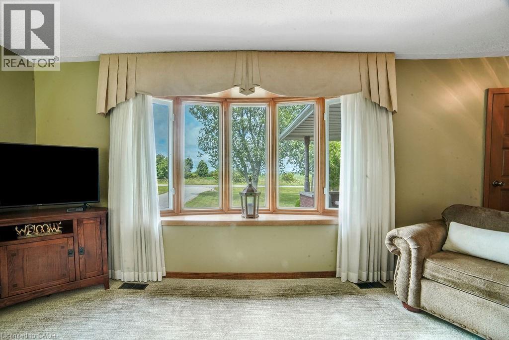 881 Kings Row, Dunnville, Ontario  N1A 2W8 - Photo 13 - 40752864