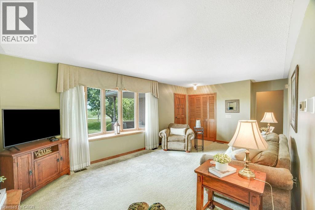 881 Kings Row, Dunnville, Ontario  N1A 2W8 - Photo 12 - 40752864