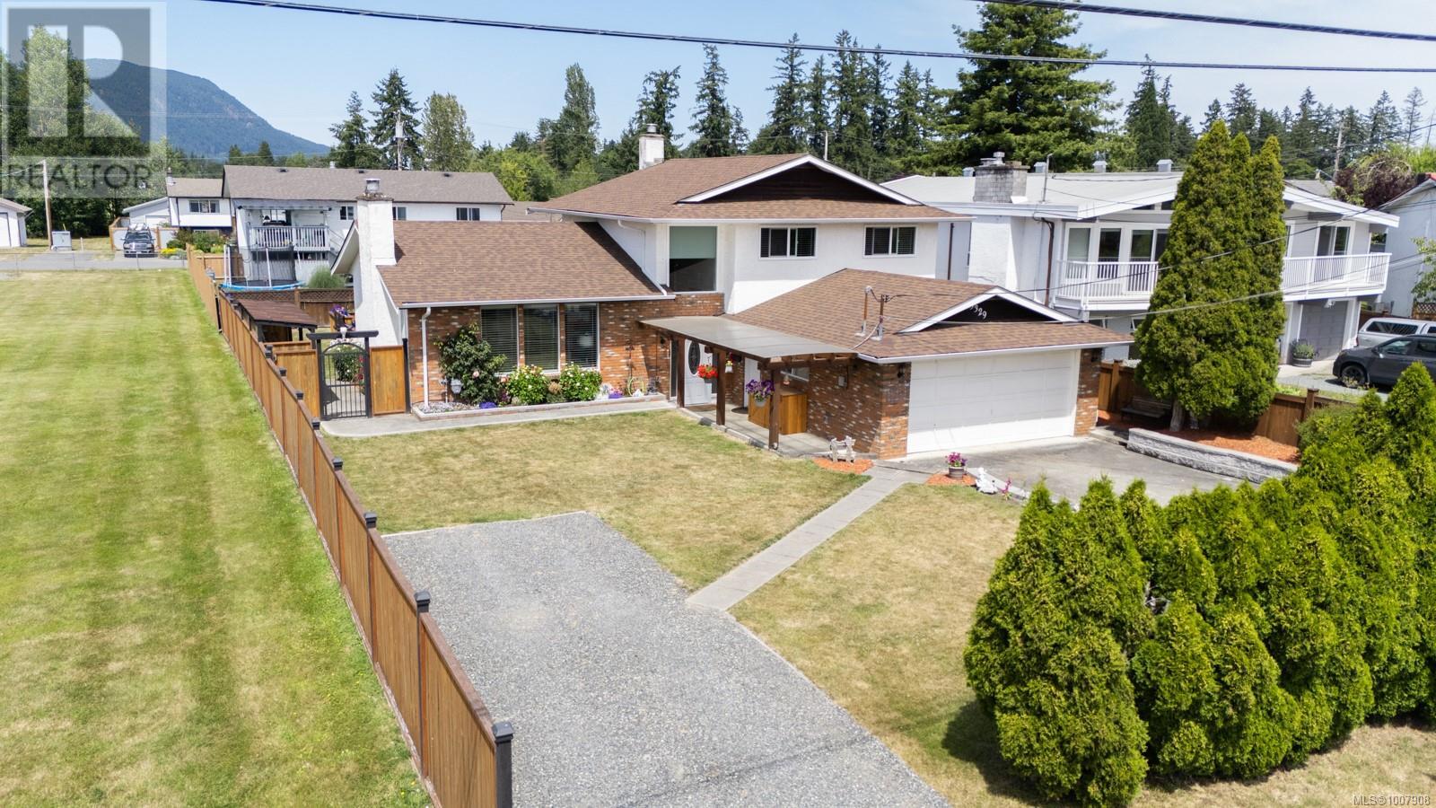 Property at 3329 Parkside Pl image 2