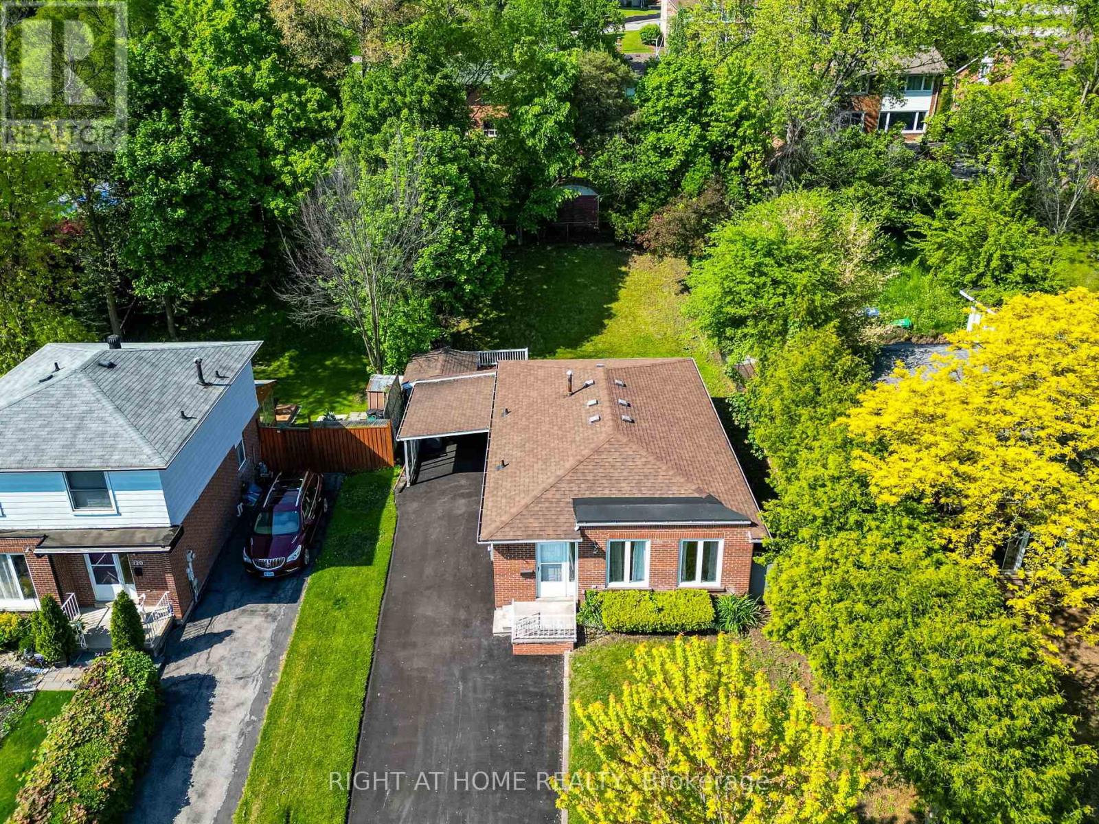 Property at 118 BONHAM BOULEVARD image 2