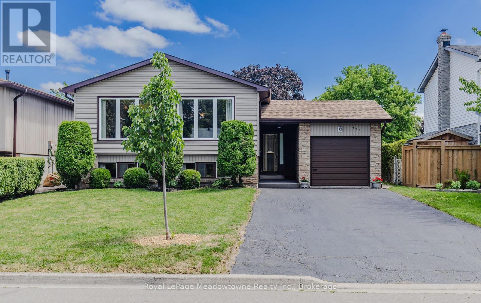 Property at 840 CEDARBRAE AVENUE image 2