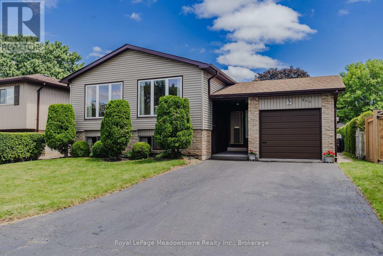 Property at 840 CEDARBRAE AVENUE image 4