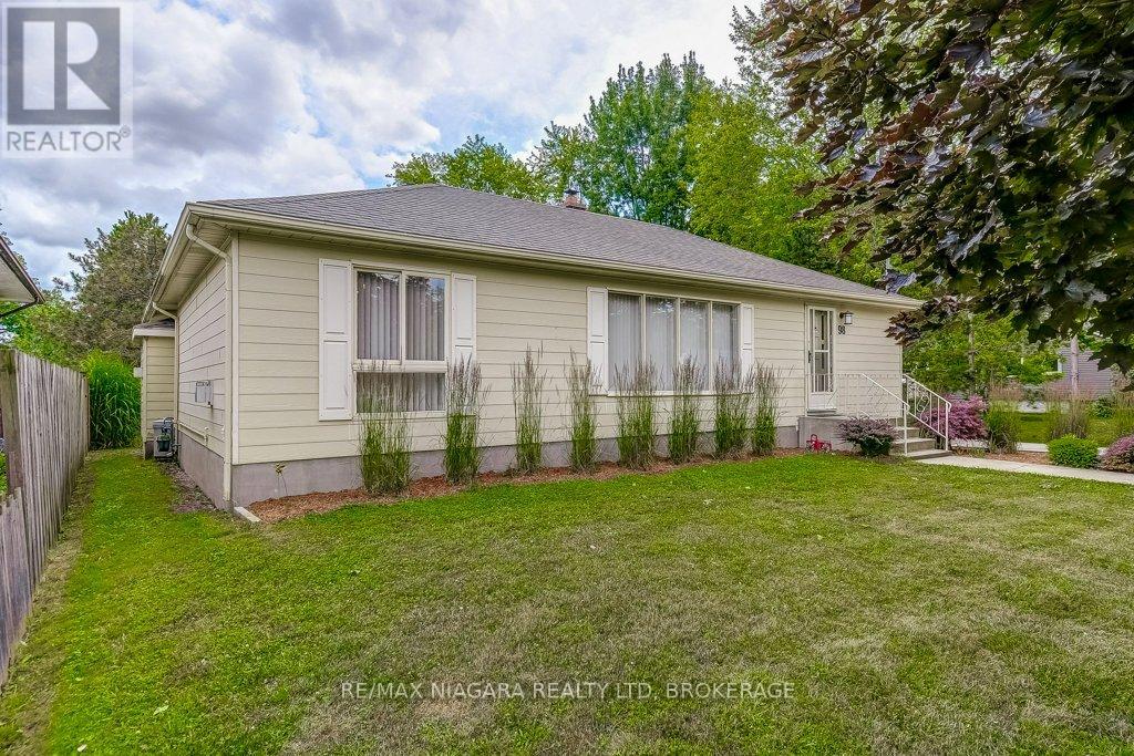 98 Merritt Parkway, Port Colborne, Ontario  L3K 3Y1 - Photo 4 - X12294991