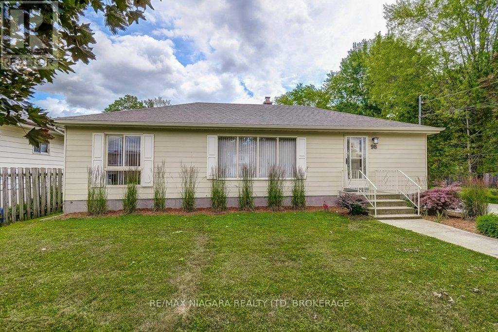 98 Merritt Parkway, Port Colborne, Ontario  L3K 3Y1 - Photo 5 - X12294991