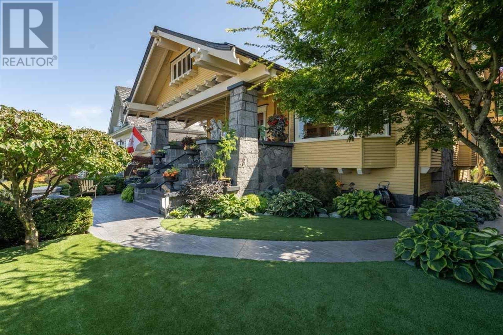 Property at 1606 E 15TH AVENUE image 2