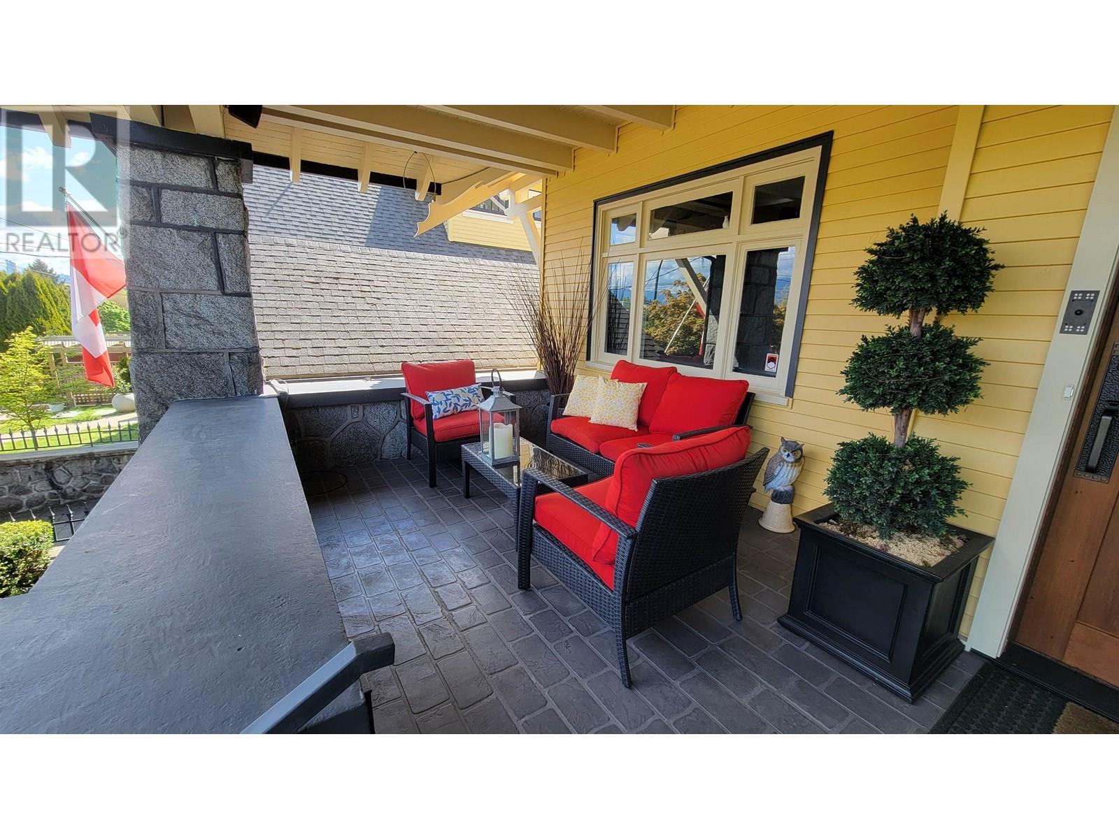 Property at 1606 E 15TH AVENUE image 4