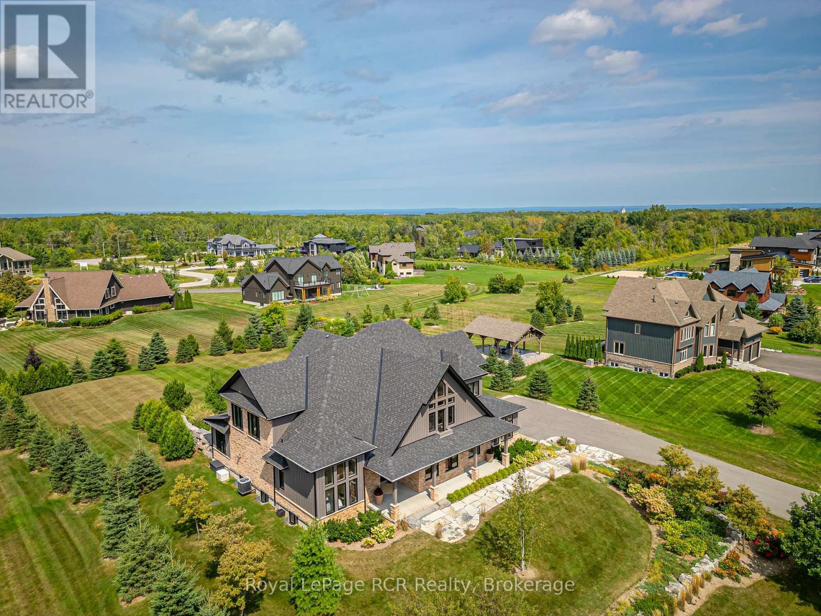 4 Meadowlark Way, Clearview, Ontario  L9Y 0K1 - Photo 1 - S12295016