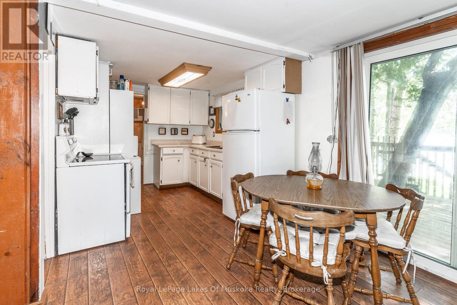 1024/1025 White Pines Road, Lake Of Bays, Ontario  P1H 2J3 - Photo 5 - X12294938
