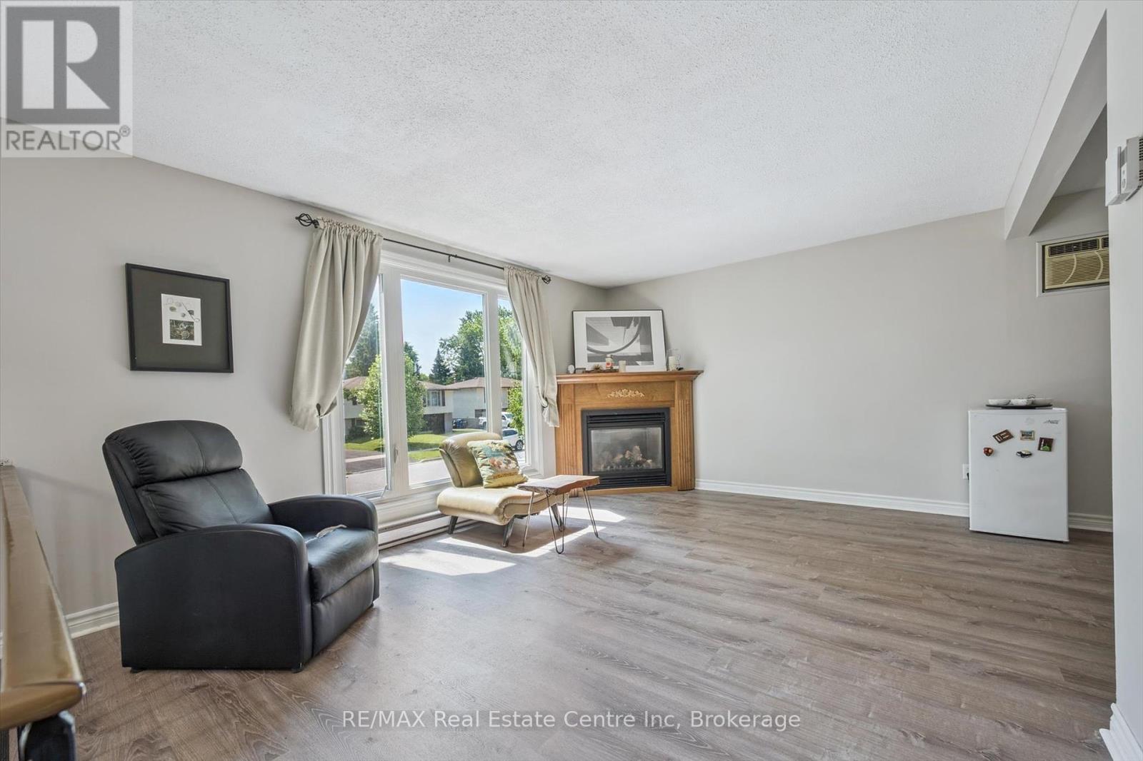59 Steffler Drive, Guelph, Ontario  N1G 3L5 - Photo 6 - X12294997
