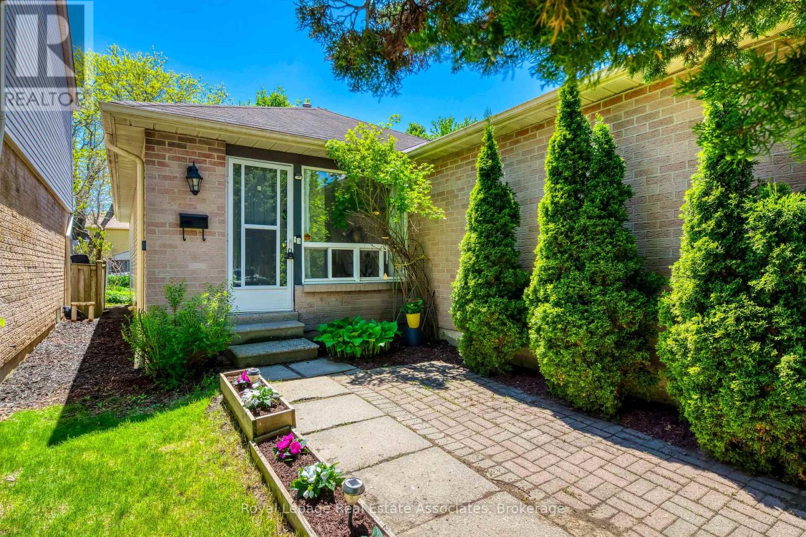 Property at 3053 KILBRIDE CRESCENT image 1
