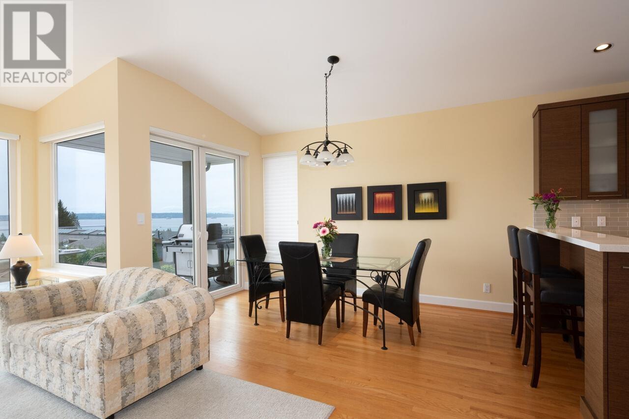 Property at 1168 ESQUIMALT AVENUE image 5