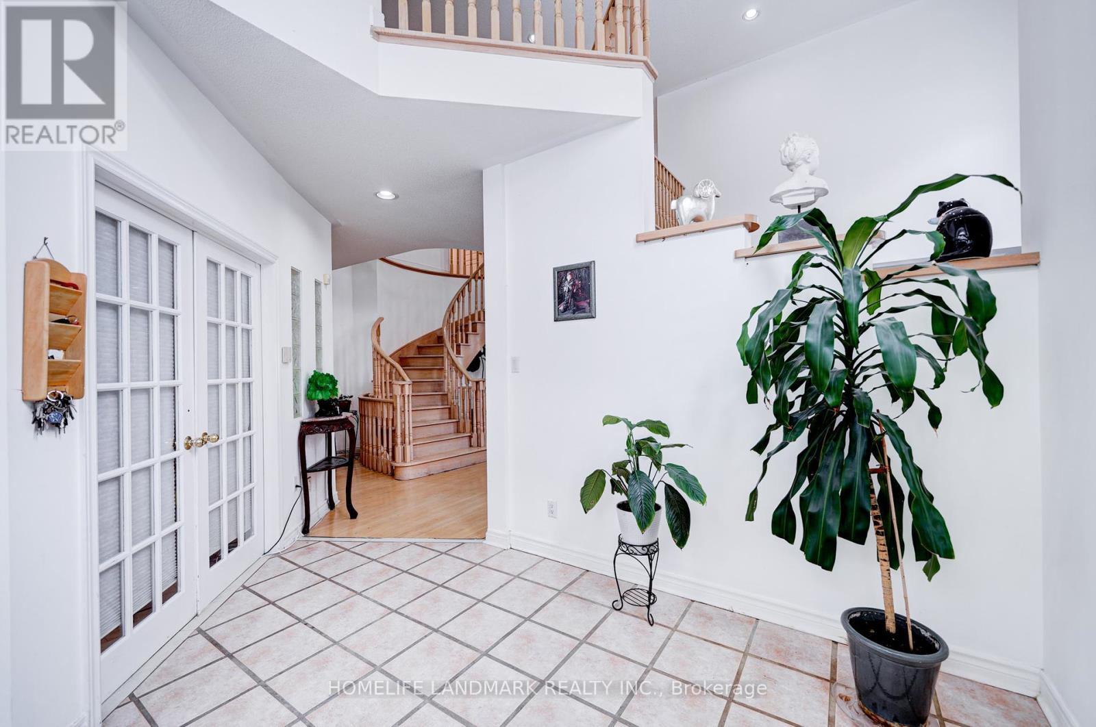35 Forester Crescent, Markham, Ontario  L6C 1W2 - Photo 12 - N12295034