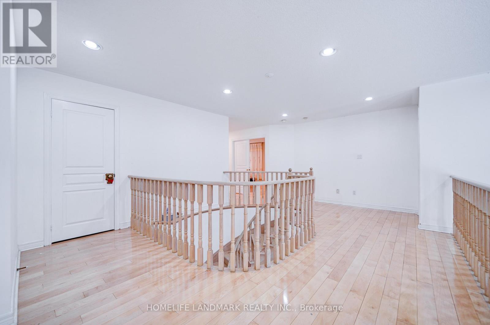 35 Forester Crescent, Markham, Ontario  L6C 1W2 - Photo 17 - N12295034