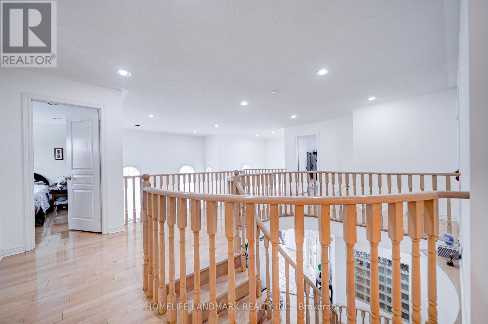 35 Forester Crescent, Markham, Ontario  L6C 1W2 - Photo 18 - N12295034