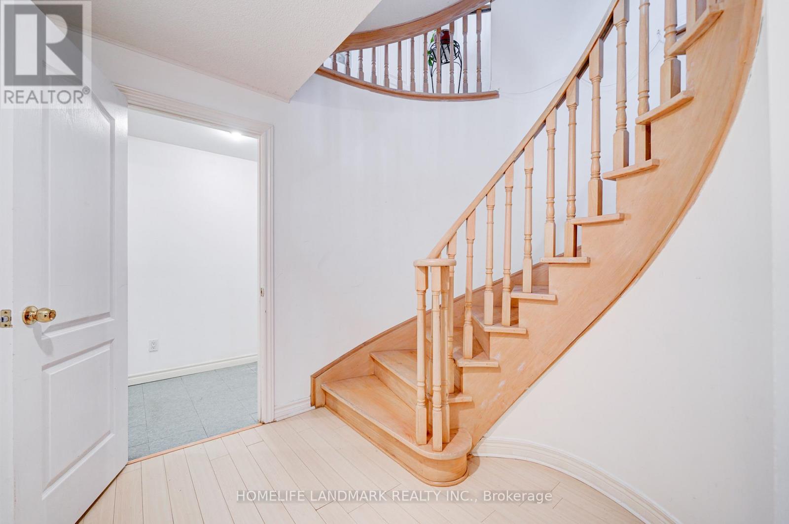 35 Forester Crescent, Markham, Ontario  L6C 1W2 - Photo 20 - N12295034