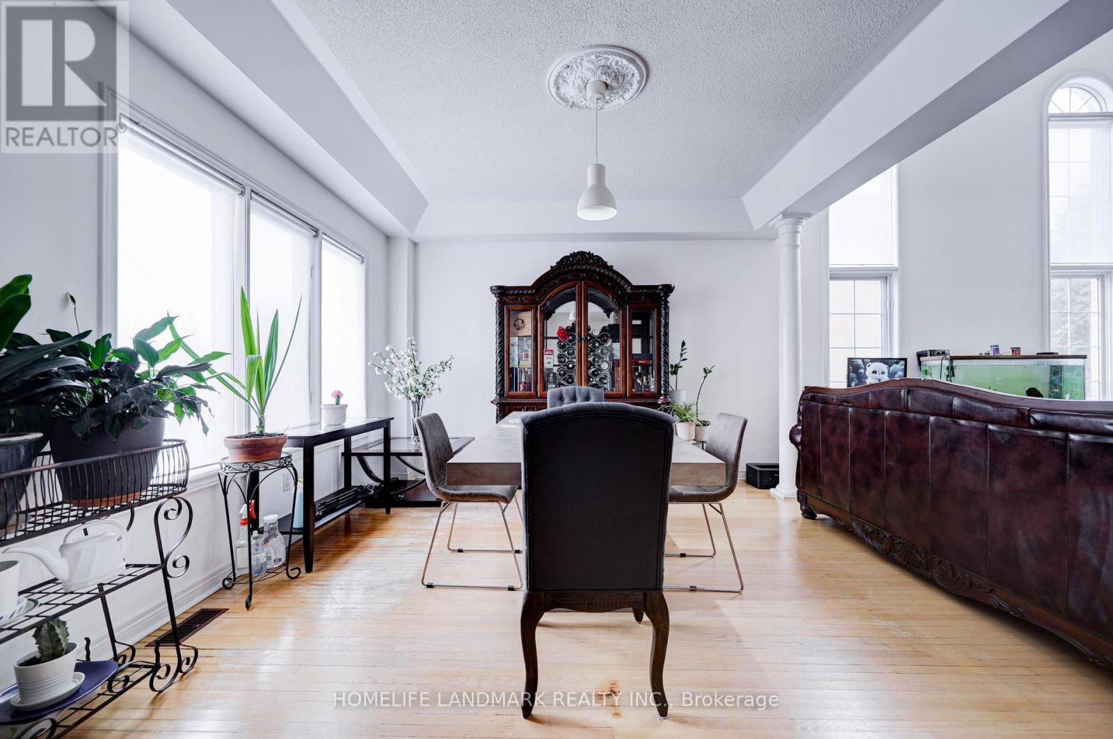 35 Forester Crescent, Markham, Ontario  L6C 1W2 - Photo 4 - N12295034