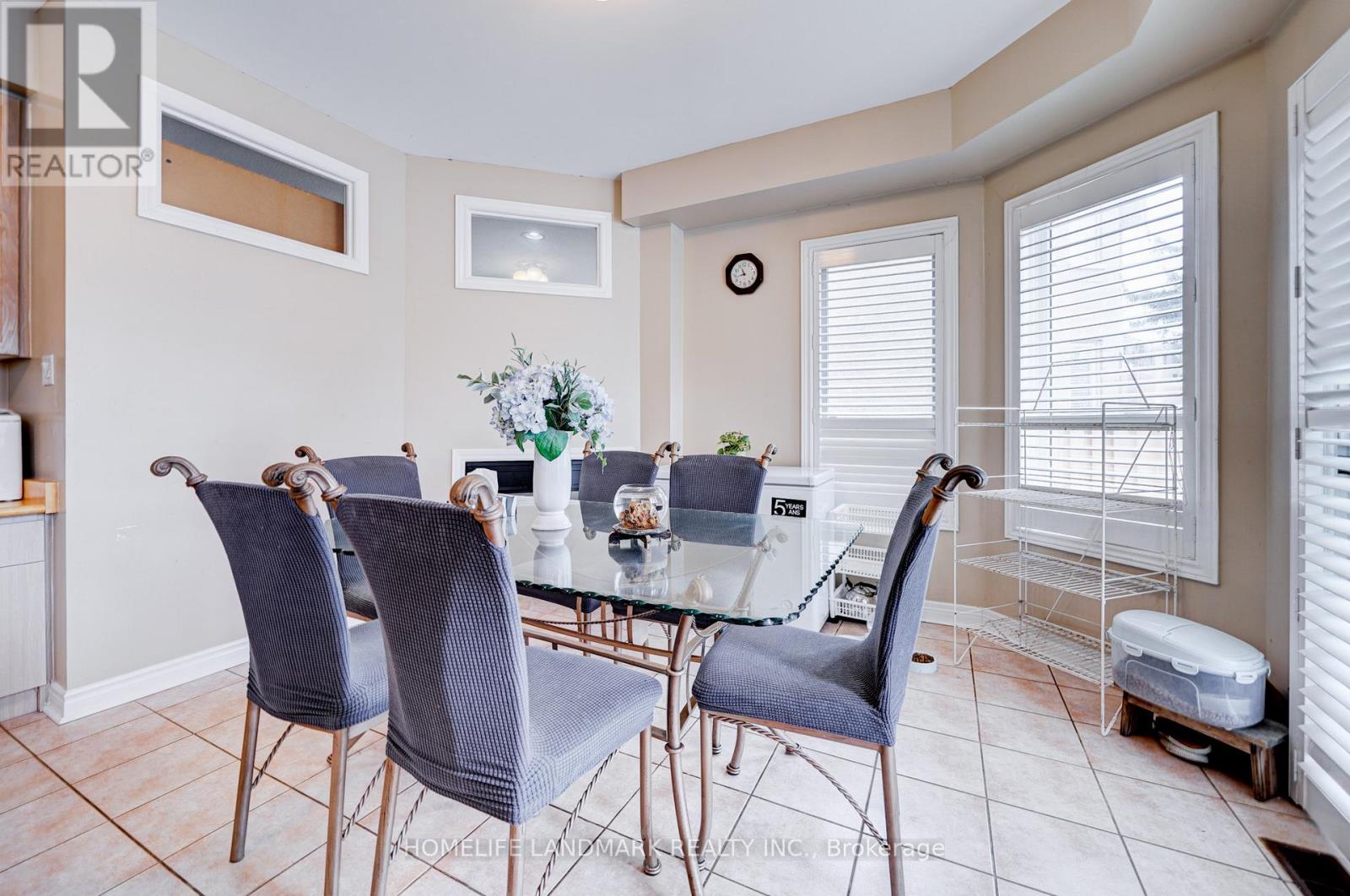 35 Forester Crescent, Markham, Ontario  L6C 1W2 - Photo 8 - N12295034