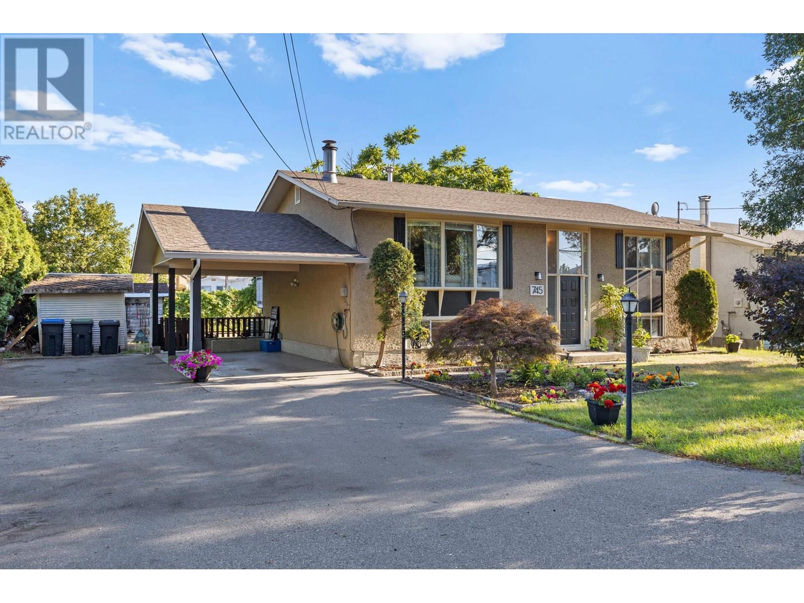 745 Dundee Road, Kelowna, British Columbia
