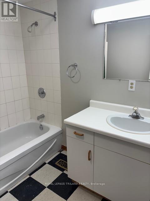 369 Hamilton Road, London East, Ontario  N5Z 1R6 - Photo 15 - X12295051