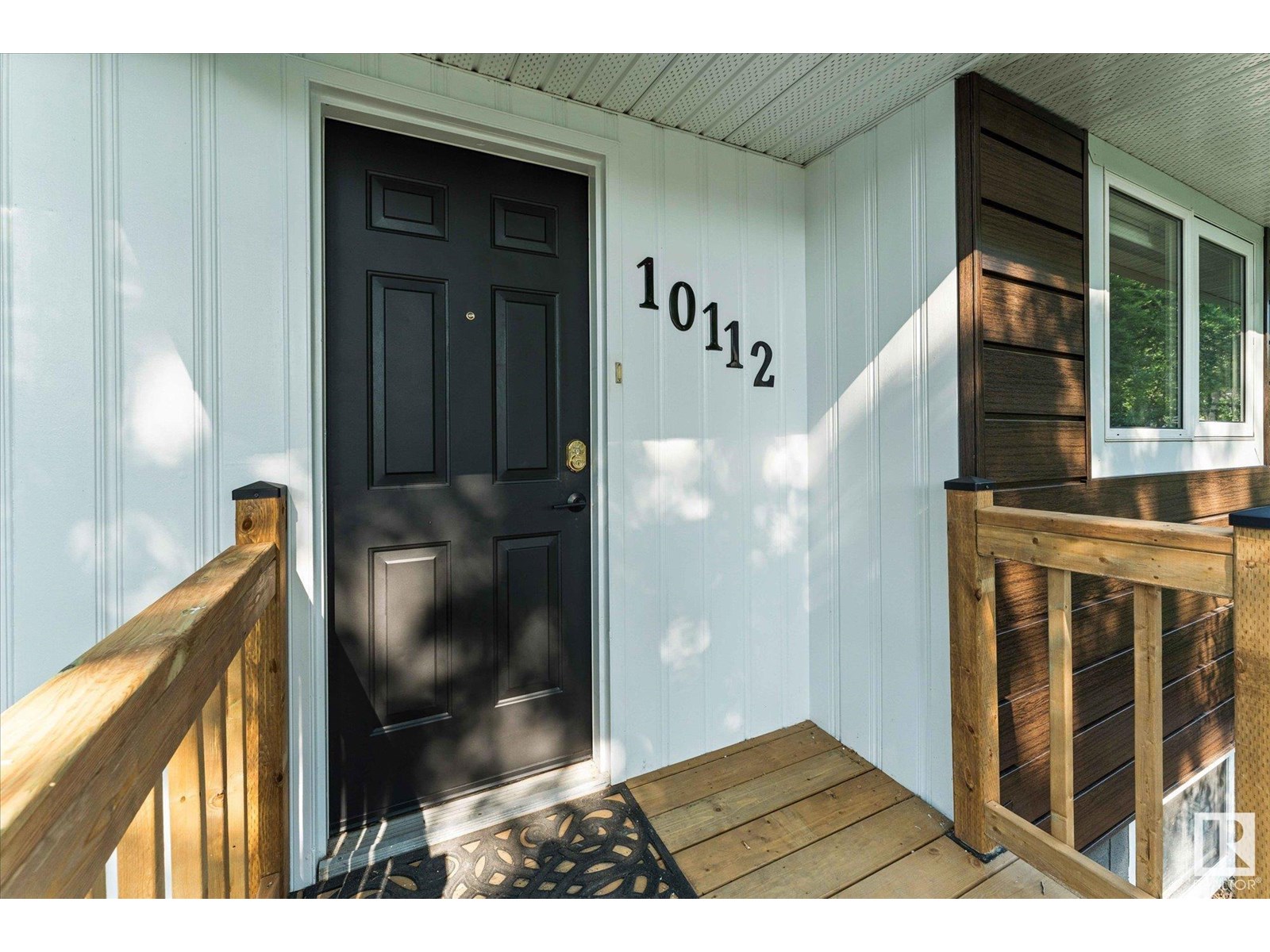 Property at 10112 81 ST NW image 2