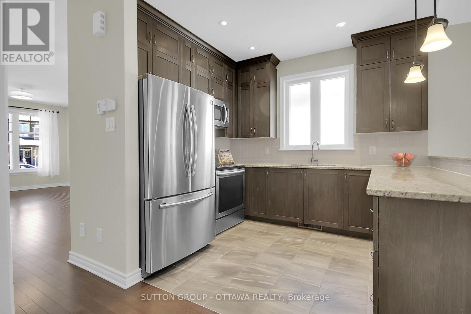 809 Carnelian Crescent, Ottawa, Ontario  K1X 0A8 - Photo 12 - X12295068
