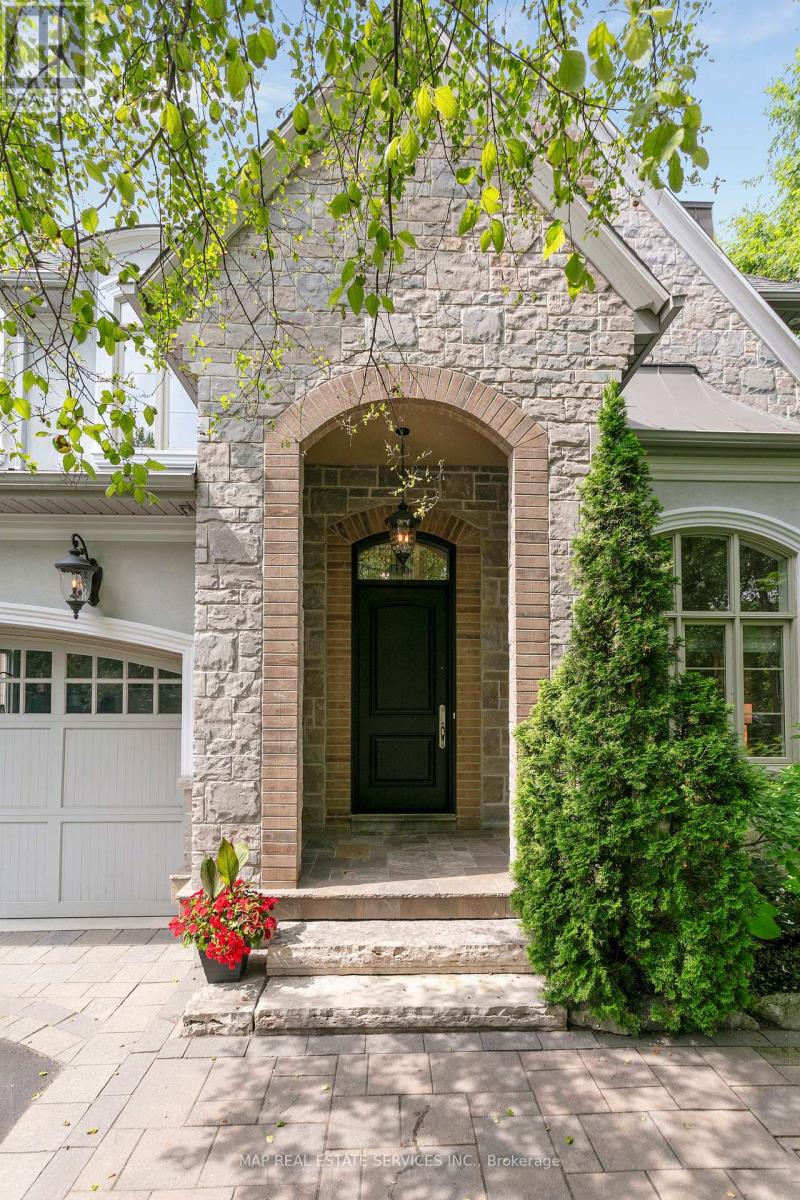 Property at 1290 LAKEBREEZE DRIVE image 3