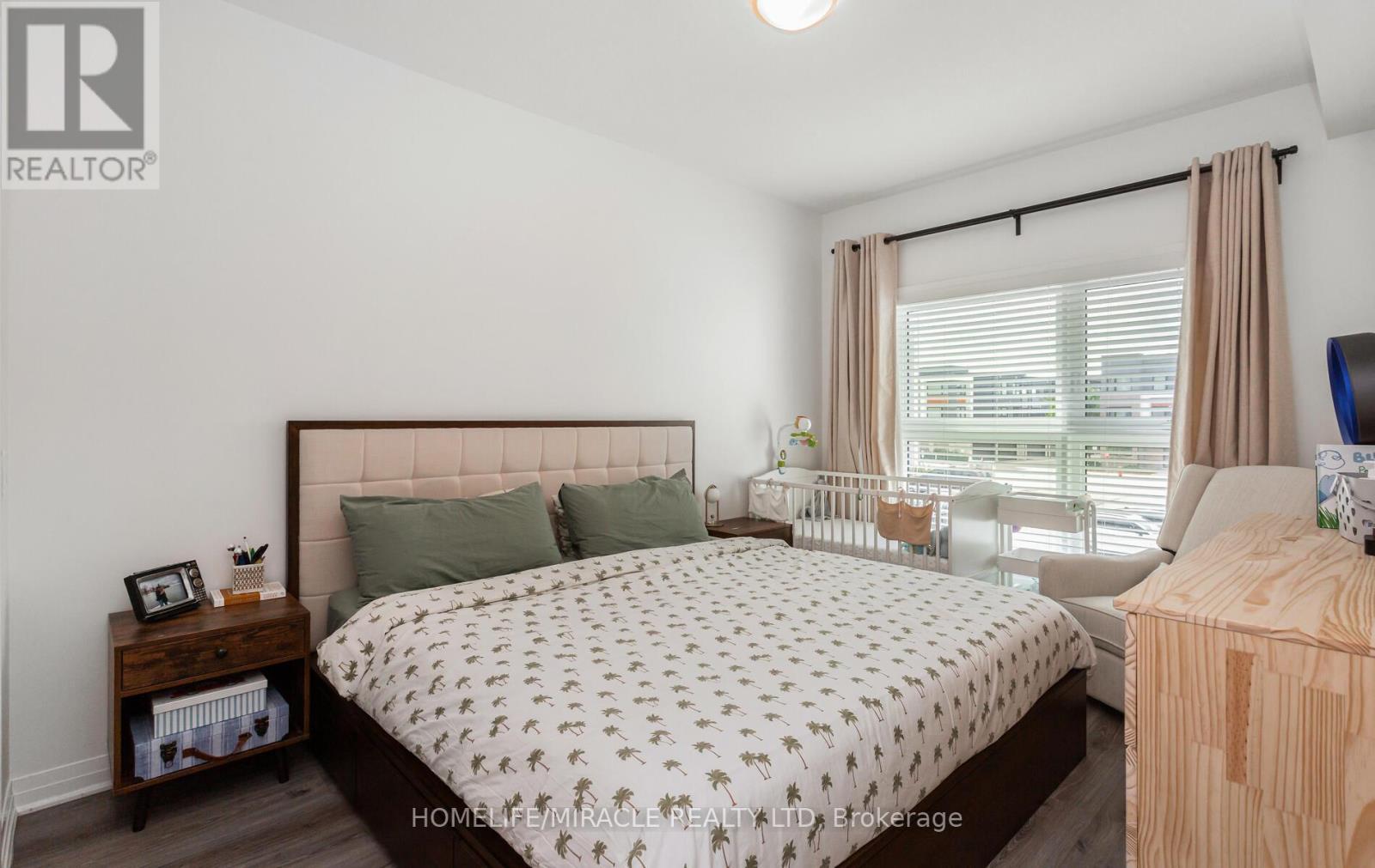 204 - 128 Grovewood Common, Oakville, Ontario  L6H 0X3 - Photo 12 - W12294974