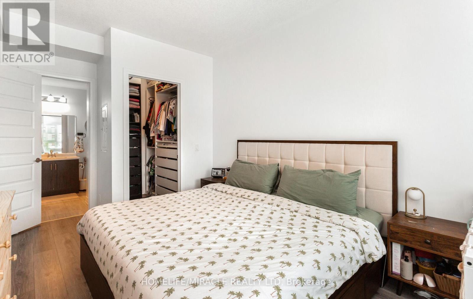 204 - 128 Grovewood Common, Oakville, Ontario  L6H 0X3 - Photo 13 - W12294974